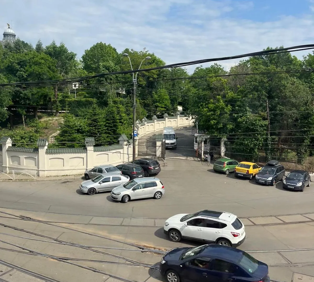 Homestay House Of Tourists Garden And More Bucharest
